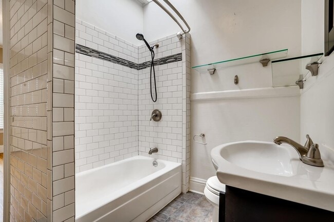 Building Photo - Charming 2 Bedroom in Cherry Creek- NEW AC UNIT! Fenced back space!