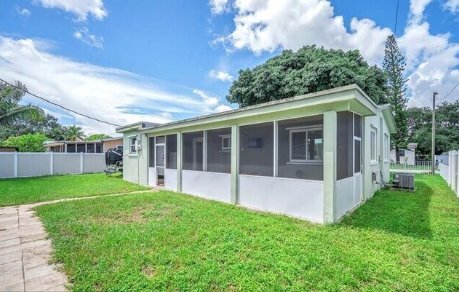 Building Photo - 7548 Farragut St