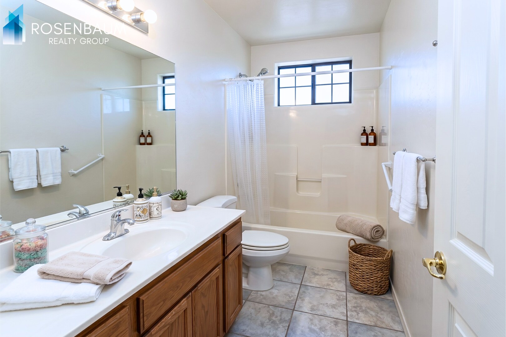 Building Photo - Beautiful 3-bedrooms, 2-baths home in Prescott Valley!