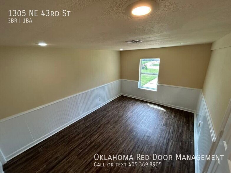 Building Photo - 1305 NE 43rd St