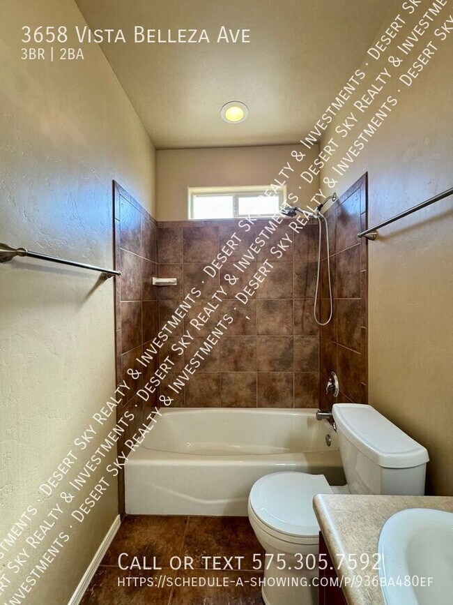 Building Photo - 3658 Vista Belleza Ave