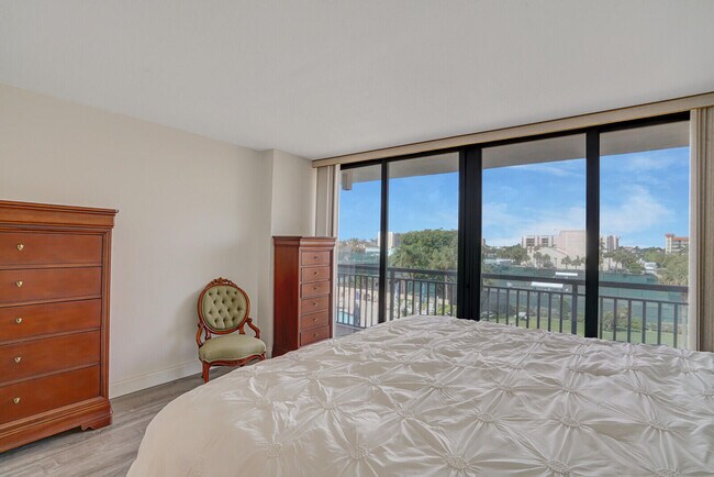 Building Photo - 2727 N Ocean Blvd