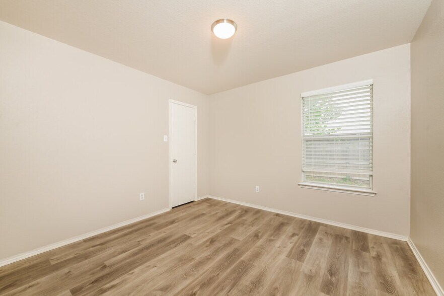 Building Photo - 5412 Beaver Ridge Dr