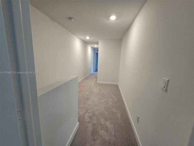 Building Photo - 6001 Woods Edge Cir