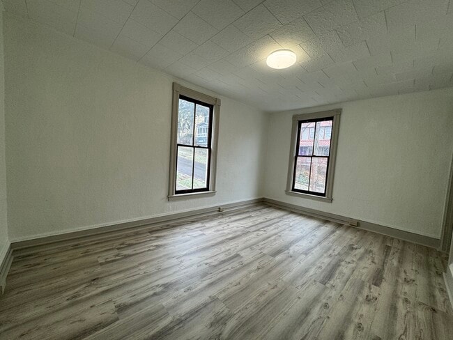 Bedroom 2 View 1 - 218 Pleasant St