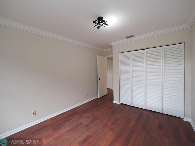 Building Photo - 10764 Lenox Rd