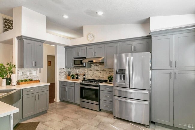 Building Photo - 3257 Vista Del Lago Way