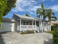 Building Photo - 5857 Balcom Ave