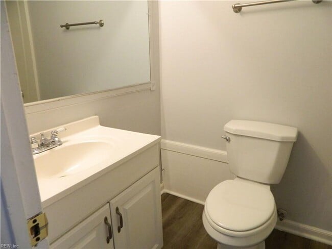 Building Photo - Brandon