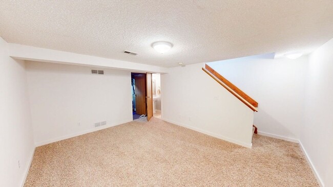 Building Photo - 5127 Singleton Dr