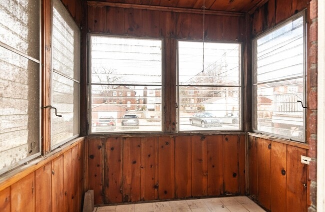 Building Photo - 3943 Keokuk St