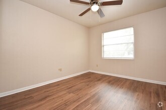 Building Photo - Recently Updated 3-Bedroom, 2-Bathroom Hom...