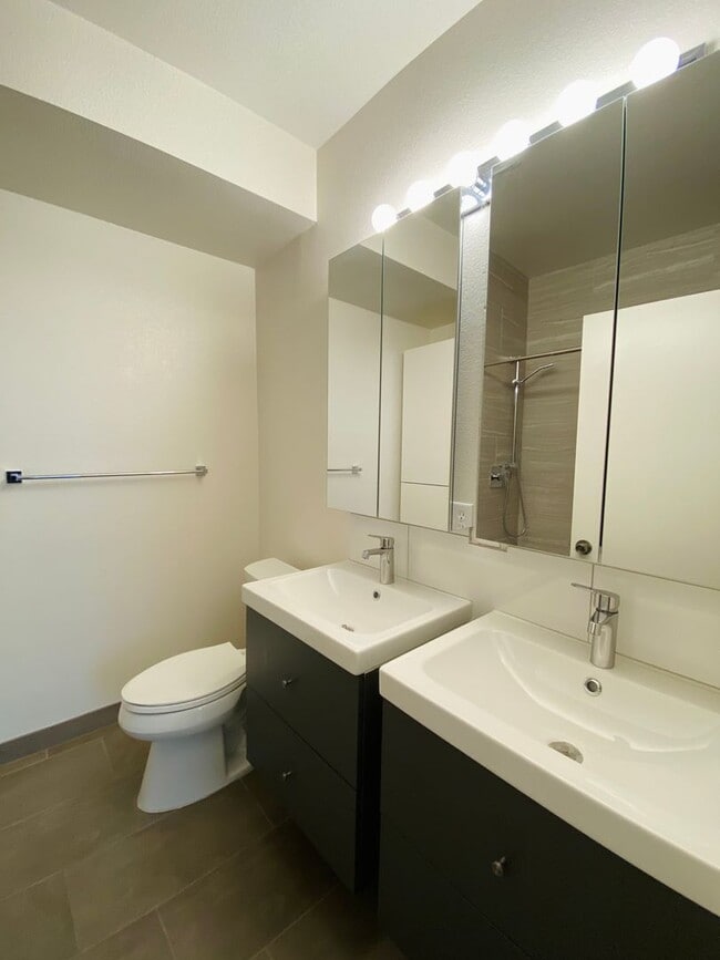 Building Photo - Beautiful single story in the Southwest! Quiet, secluded, and gated Sequoia community with park!
