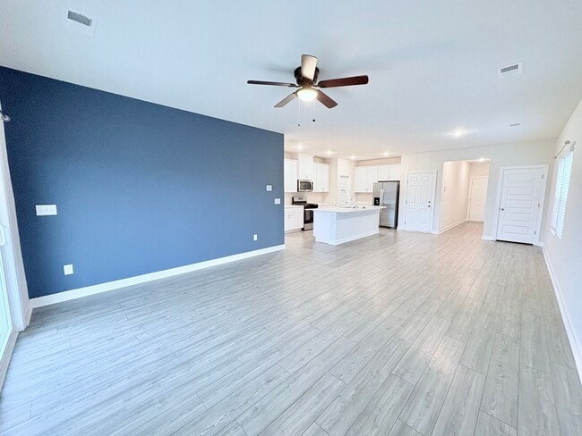 Building Photo - 220 Coulter Ct