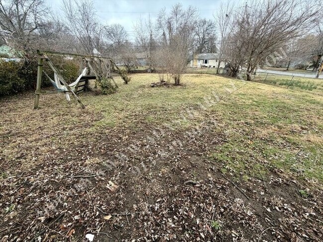 Building Photo - Cozy 3 Bed 1 Bath Home in Raytown-Available NOW!!