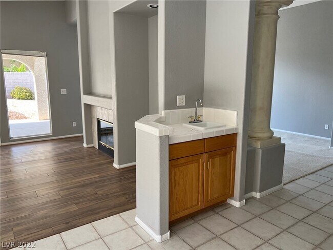 Building Photo - 2229 Fiero Dr
