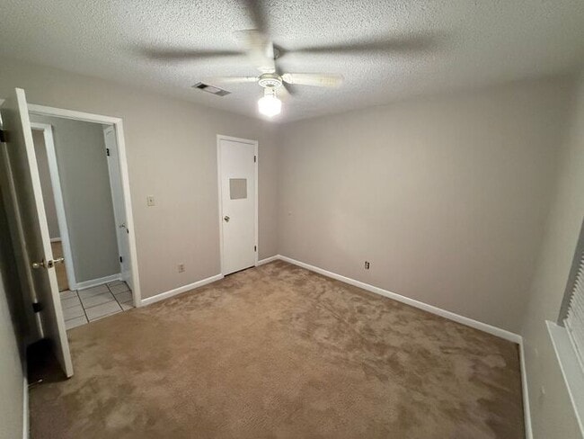 Building Photo - Northeast Pensacola - Harbour Square - 2 bedroom, 1 bathroom