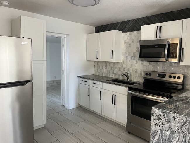 Building Photo - 43 Alamanda Dr