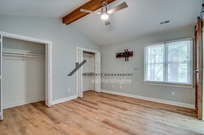 Building Photo - 5500 Fortunes Ridge Dr