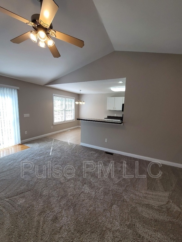 Building Photo - 10189 Chestnut Oak Dr