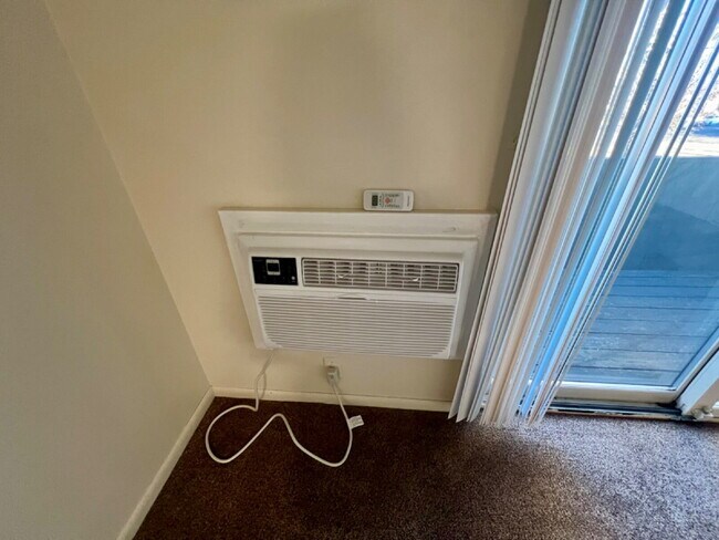 Building Photo - Affordable Two Bedroom Now Ready!