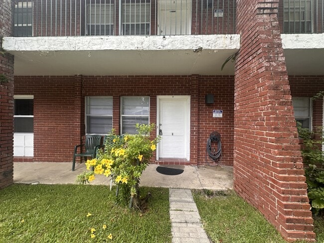 Primary Photo - 1315 SE Silver Springs Pl
