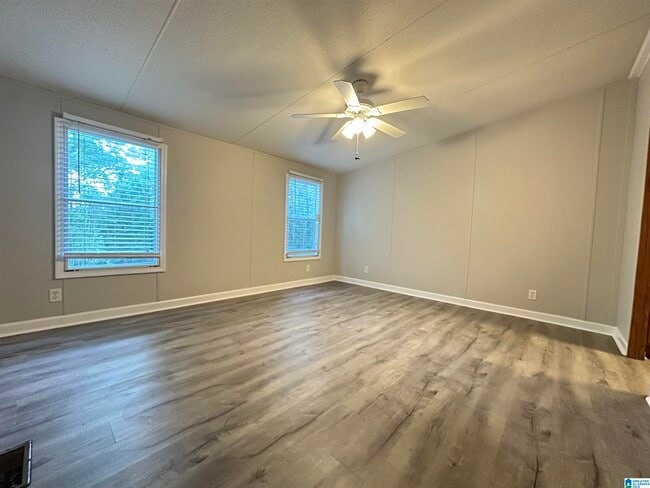 Building Photo - 705 Bagley Dr