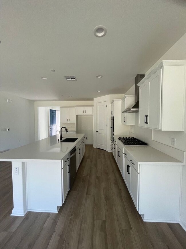 Building Photo - 21672 Thomas Ct