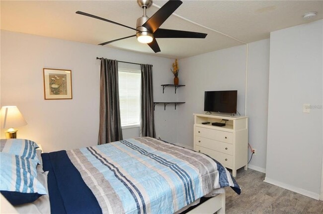 Building Photo - 3873 Pompano Dr SE