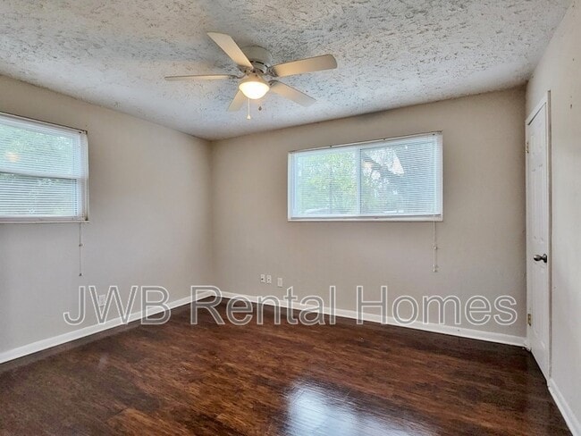 Building Photo - 6805 Bambi Ln