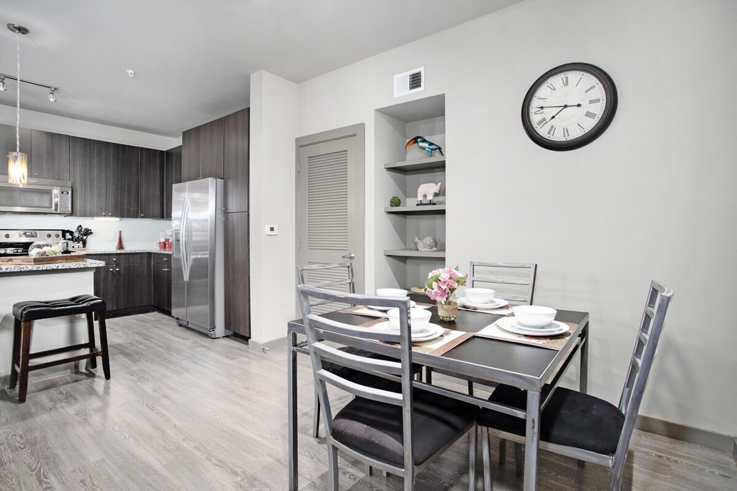 Building Photo - 976 S Braeswood Blvd