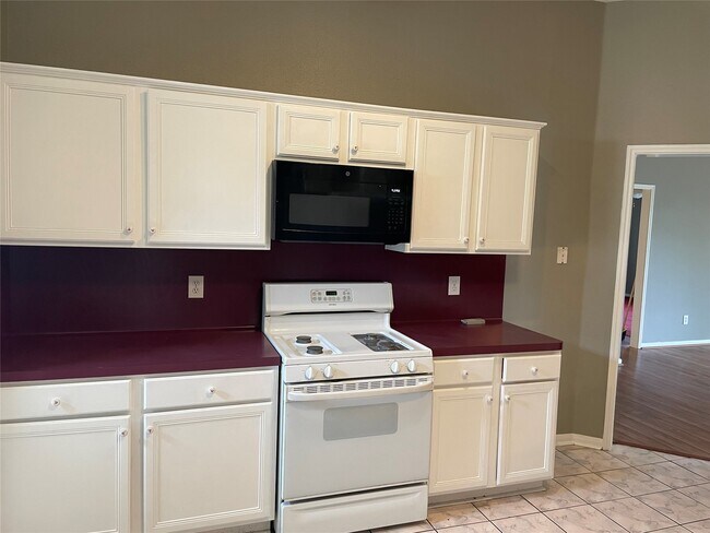 Building Photo - 2922 Russett Pl W