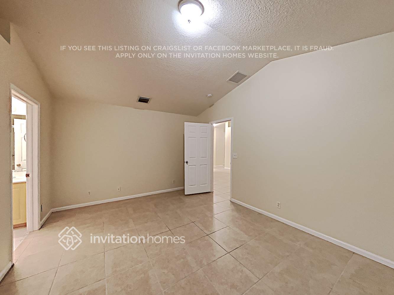 Building Photo - 14822 Paddock Dr