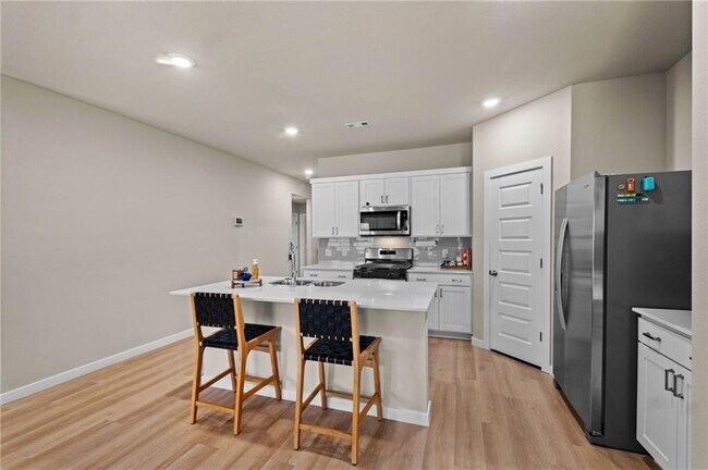 Building Photo - 2219 S 9th St