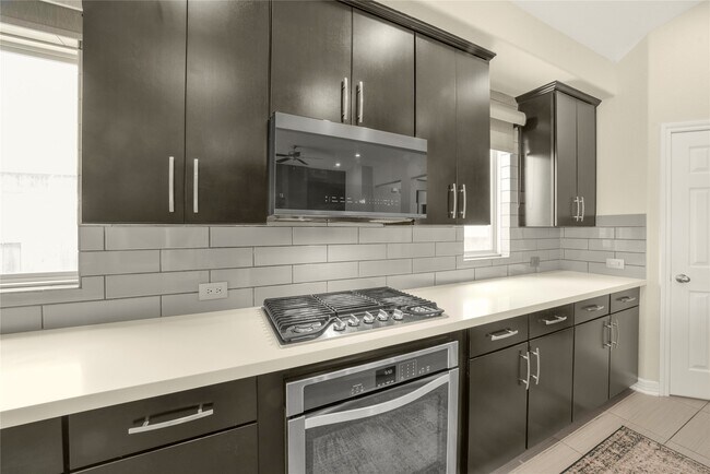 Building Photo - 10919 Walts Run Ln