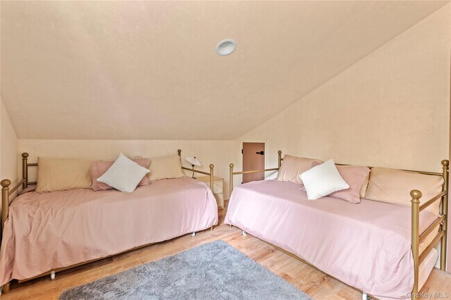 Building Photo - 58 Homewood Dr