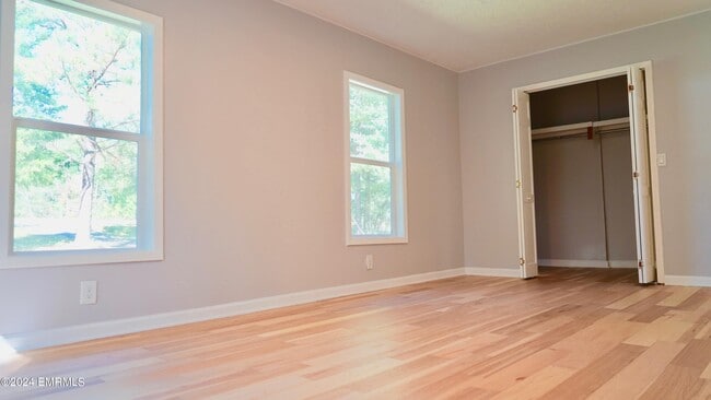 Building Photo - 3702 Rollins Dr