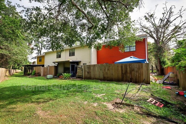Building Photo - 803 Kettering Way