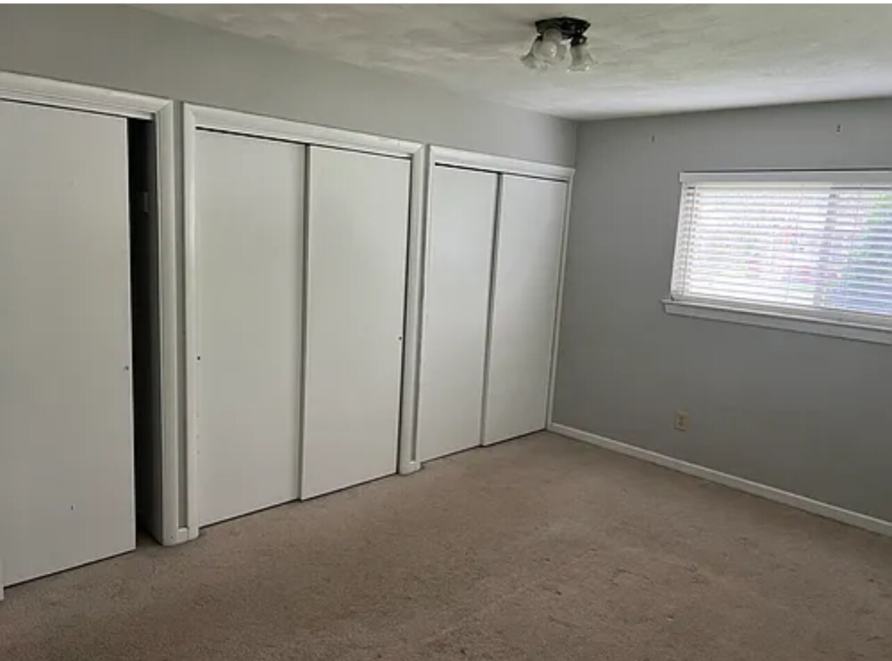 Building Photo - 853 Deary Ln