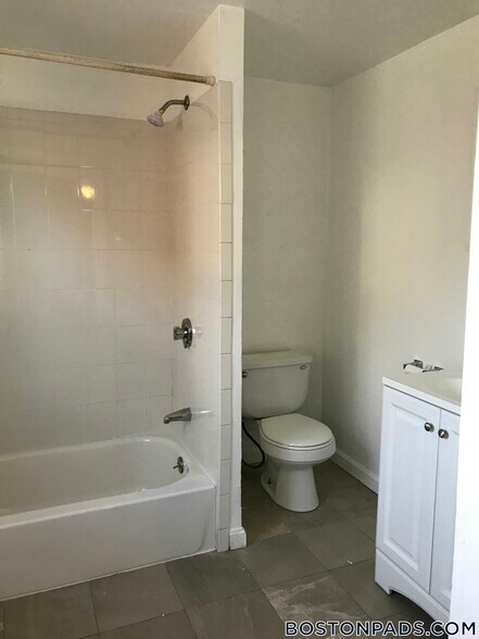 Building Photo - 247 Bennington St