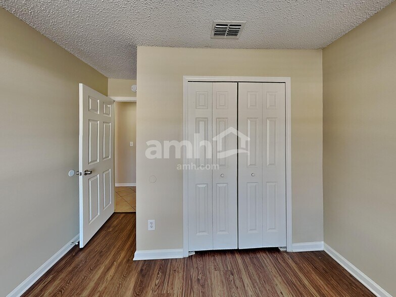 Building Photo - 3389 Westfield Dr