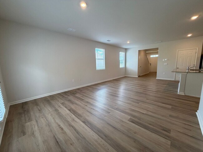 Building Photo - Brand New 5/3 House in Armuchee- $2,195
