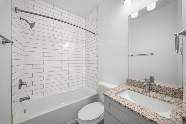 Building Photo - 26483-26483 Sandhill Blvd