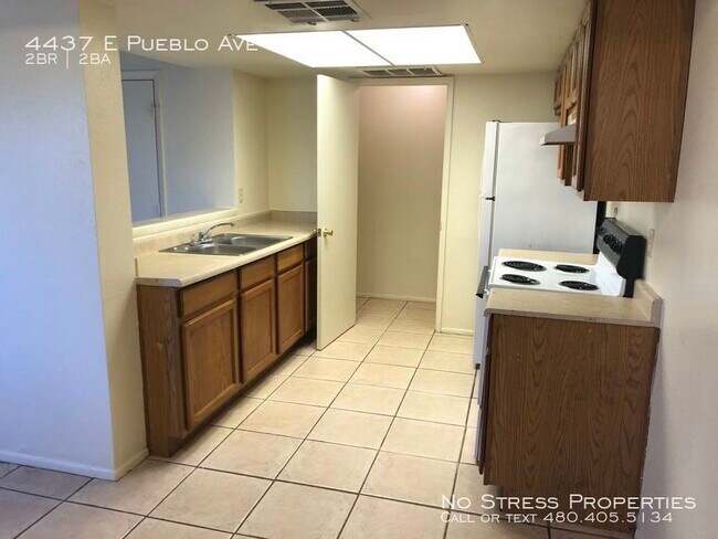 Building Photo - 2 Bed Town Home off 40th St and Broadway!