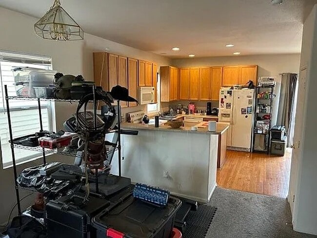 Building Photo - 3 Bed | 2.5 Bath Townhome In School District #2