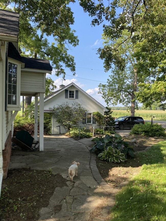 Building Photo - 7020 Brown Rd