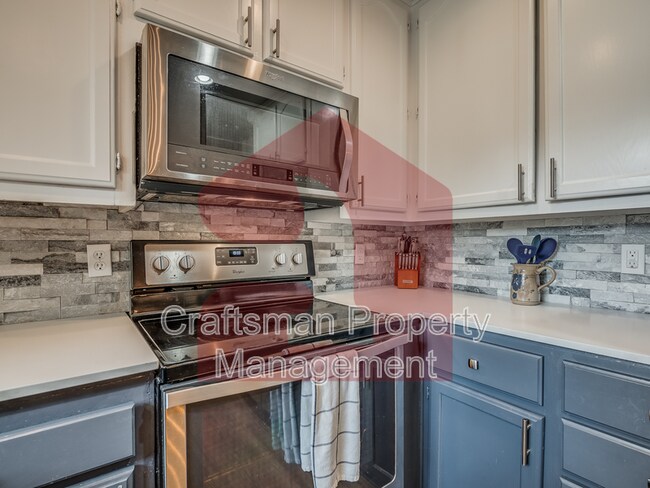 Building Photo - 2024 NW 45th St