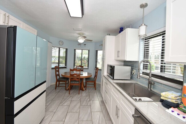 Building Photo - 3 Cherokee Ct W