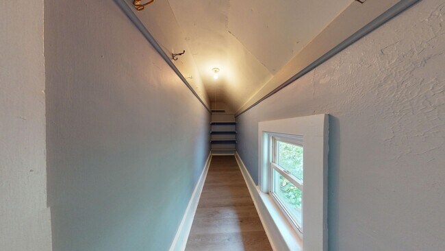 Building Photo - 44 Glessner Ave