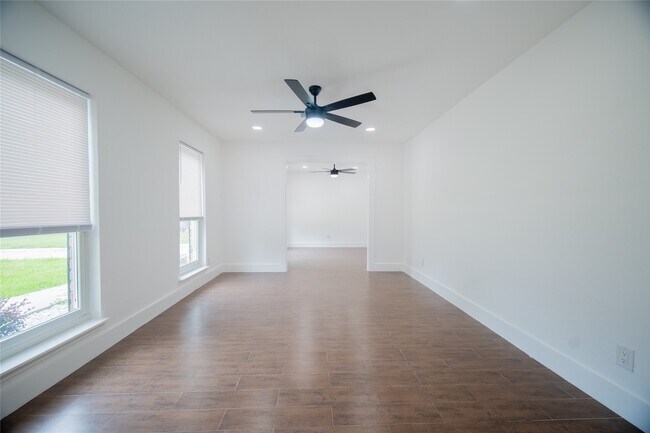 Building Photo - 4815 Caris St